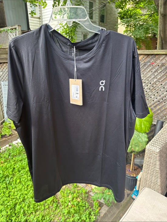 On Running Other - On Running Black Core-T Essential Tee